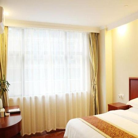 Greentree Inn Bole Wanxianghui Express Hotel Bagian luar foto