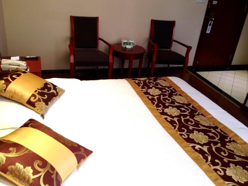 Greentree Inn Bole Wanxianghui Express Hotel Bagian luar foto