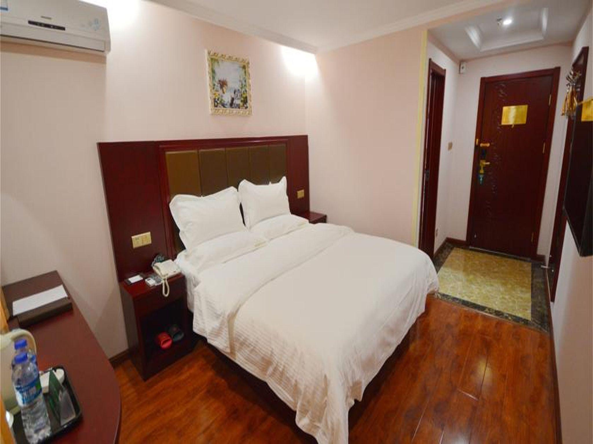 Greentree Inn Bole Wanxianghui Express Hotel Bagian luar foto