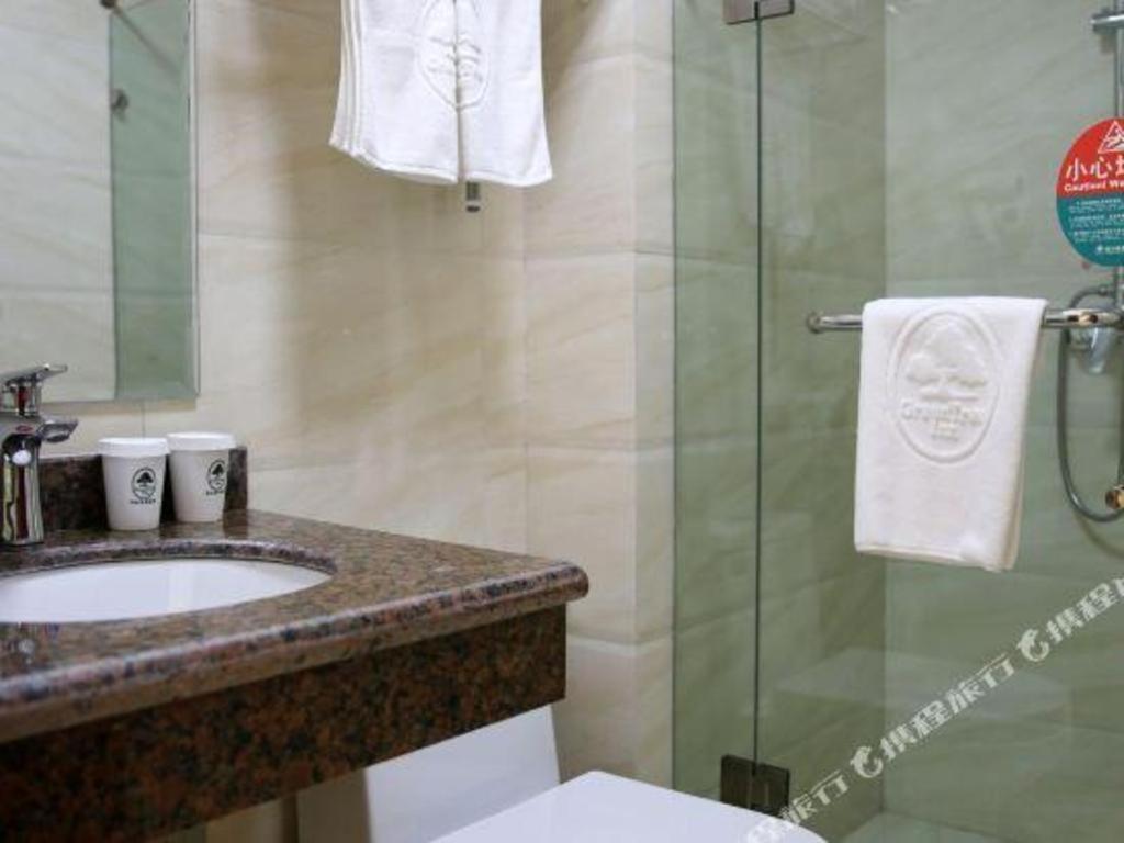 Greentree Inn Bole Wanxianghui Express Hotel Bagian luar foto