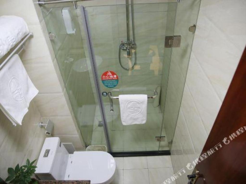 Greentree Inn Bole Wanxianghui Express Hotel Bagian luar foto